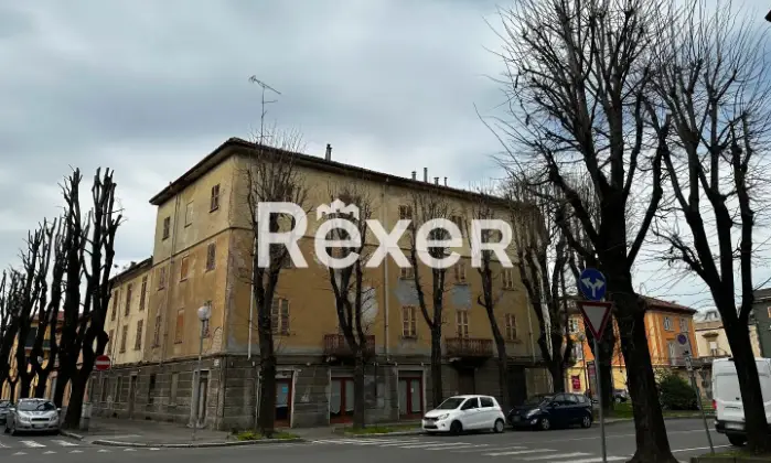 Rexer-TORTONA-Caseggiato-residenziale-con-negozi-a-pochi-passi-dal-centro-di-Tortona-Giardino