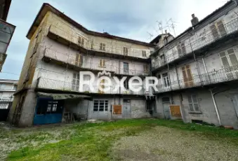 Rexer-TORTONA-Caseggiato-residenziale-con-negozi-a-pochi-passi-dal-centro-di-Tortona-Giardino