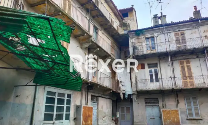 Rexer-TORTONA-Caseggiato-residenziale-con-negozi-a-pochi-passi-dal-centro-di-Tortona-Giardino