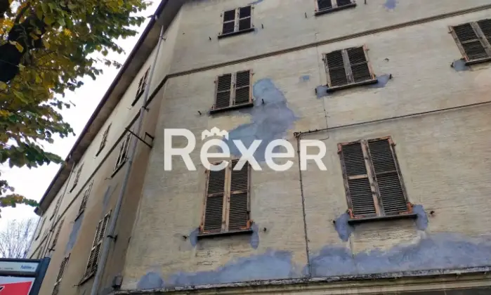 Rexer-TORTONA-Caseggiato-residenziale-con-negozi-a-pochi-passi-dal-centro-di-Tortona-Giardino
