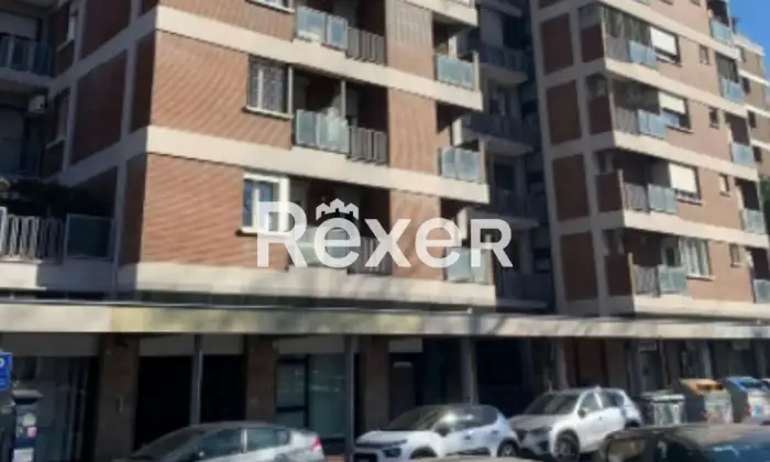 Rexer-BOLOGNA-Ex-filiale-bancaria-al-piano-terra-con-box-auto-Altro