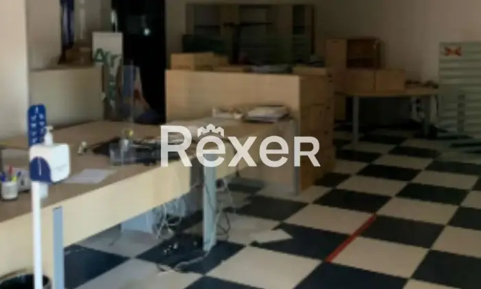 Rexer-BOLOGNA-Ex-filiale-bancaria-al-piano-terra-con-box-auto-Altro