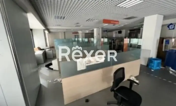Rexer-PARMA-Parma-PR-Ex-filiale-bancaria-al-piano-terra-e-interrato-Altro