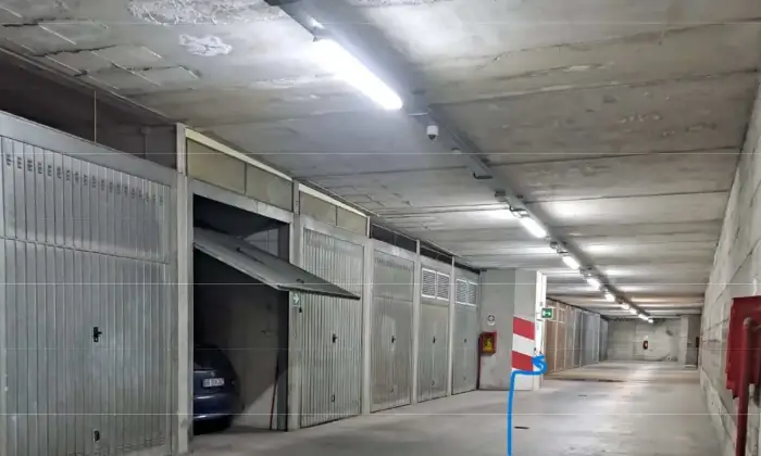 Rexer-Sondrio-Vendesi-garage-a-Sondrio-Garage