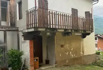 Rexer-Brosso-Casa-di-paese-in-vendita-in-via-Acquarossa-Brosso-Giardino