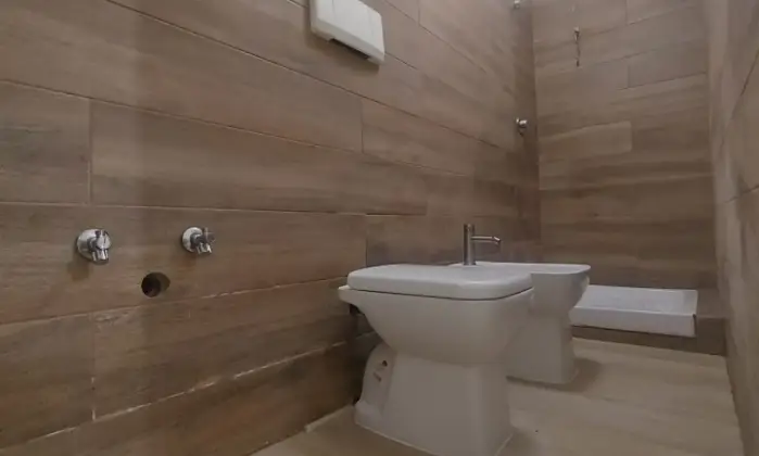 Rexer-Pescara-Vendesi-appartamento-in-Via-Tirino-a-Pescara-Bagno