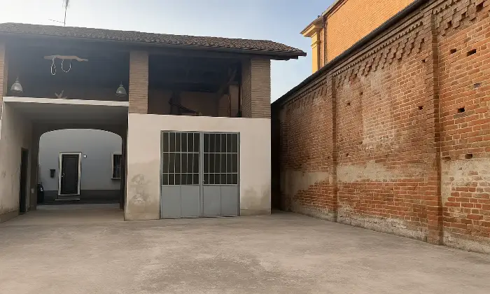 Rexer-Morano-sul-Po-Elevato-potenziale-per-questa-ampia-casa-colonica-da-ristrutturare-Deposito