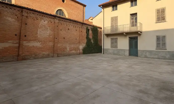 Rexer-Morano-sul-Po-Elevato-potenziale-per-questa-ampia-casa-colonica-da-ristrutturare-Cortile