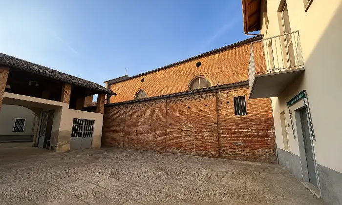 Rexer-Morano-sul-Po-Elevato-potenziale-per-questa-ampia-casa-colonica-da-ristrutturare-Box