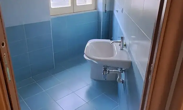 Rexer-Termoli-Affittasi-locale-uso-studioufficioagenzia-Bagno