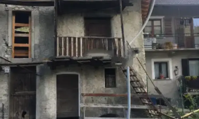 Rexer-Chatillon-Casa-di-paese-in-vendita-in-frazione-la-Tour-Garage