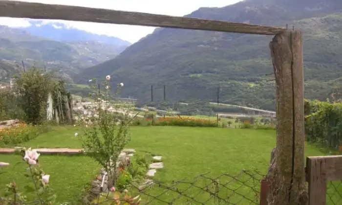 Rexer-Chatillon-Casa-di-paese-in-vendita-in-frazione-la-Tour-Terrazzo