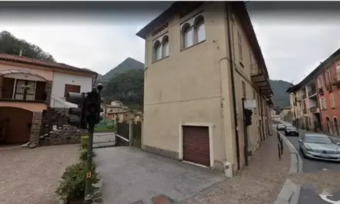 Rexer-Tavernole-sul-Mella-Vendesi-Porzione-intera-cielo-terra-a-TAVERNOLE-SUL-MELLA-Garage