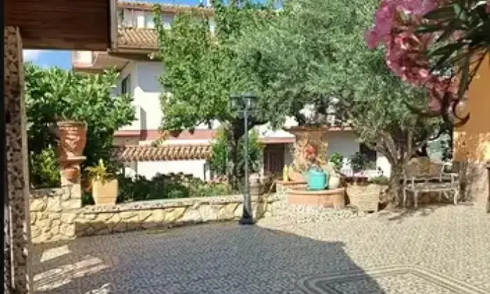 Rexer-Penne-Villa-in-vendita-in-via-Giovanni-de-Caesaris-a-Penne-Terrazzo