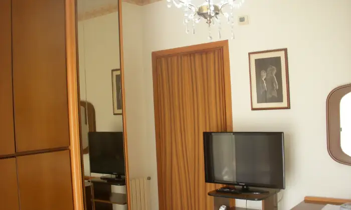 Rexer-Monreale-Appartamento-in-vendita-in-via-Regione-Siciliana-a-Monreale-CameraDaLetto
