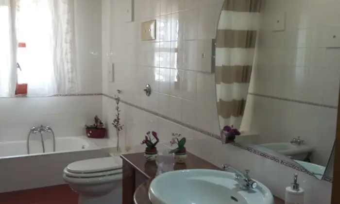 Rexer-Monreale-Appartamento-in-vendita-in-via-Regione-Siciliana-a-Monreale-Bagno