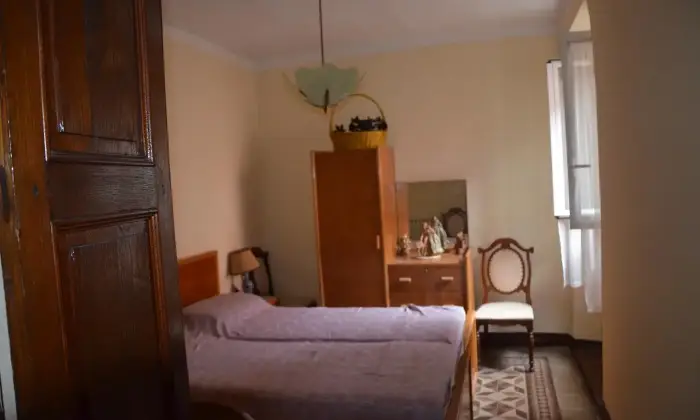 Rexer-Beverino-Vendesi-casa-semiindipendente-a-Cavanella-Vara-CameraDaLetto