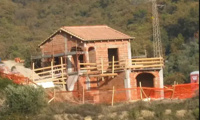 Rexer-Pompeiana-Villetta-in-costruzione-a-Pompeiana-IM-Giardino