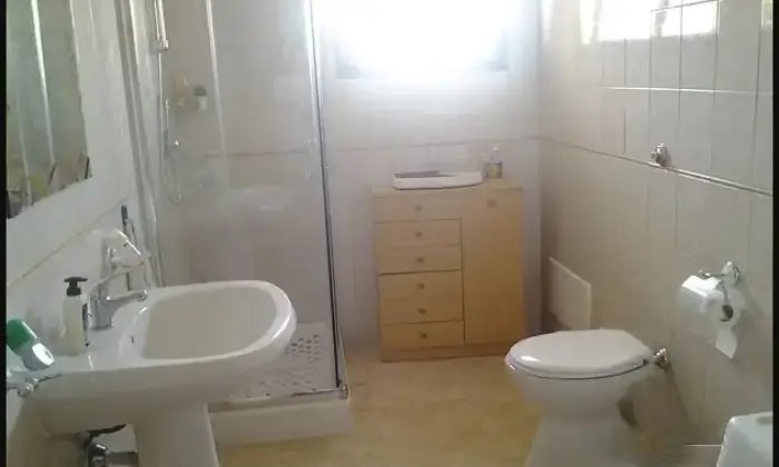 Rexer-San-Nicol-Gerrei-Vendesi-villa-in-Via-Cagliari-a-SAN-NICOLO-GERREI-Bagno