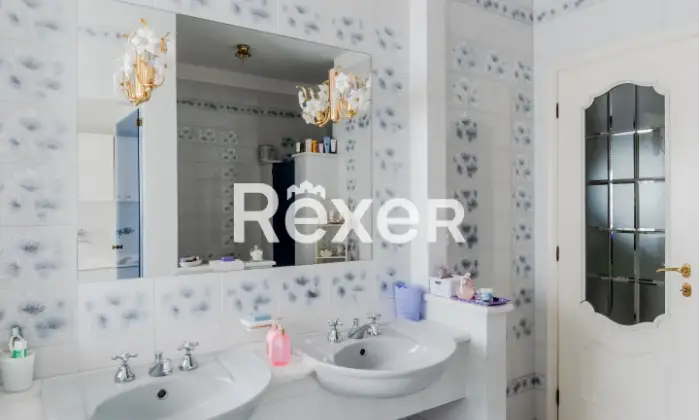 Rexer-NICHELINO-Nichelino-Ampio-appartamento-ristrutturato-Bagno