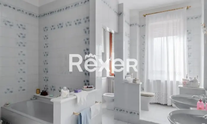 Rexer-NICHELINO-Nichelino-Ampio-appartamento-ristrutturato-Bagno