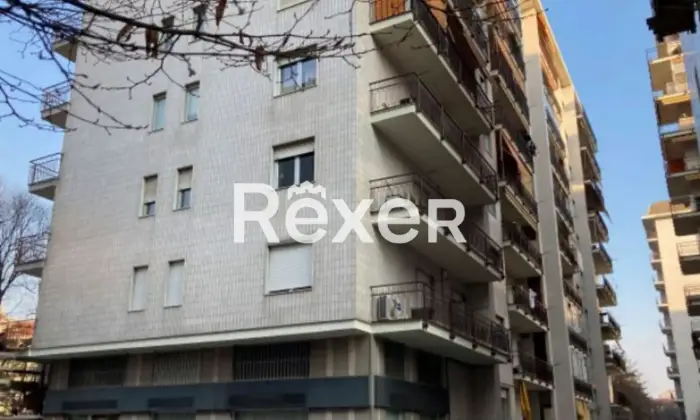 Rexer-TORINO-Ex-filiale-bancaria-al-piano-terra-e-interrato-con-autorimesse-mq-Giardino