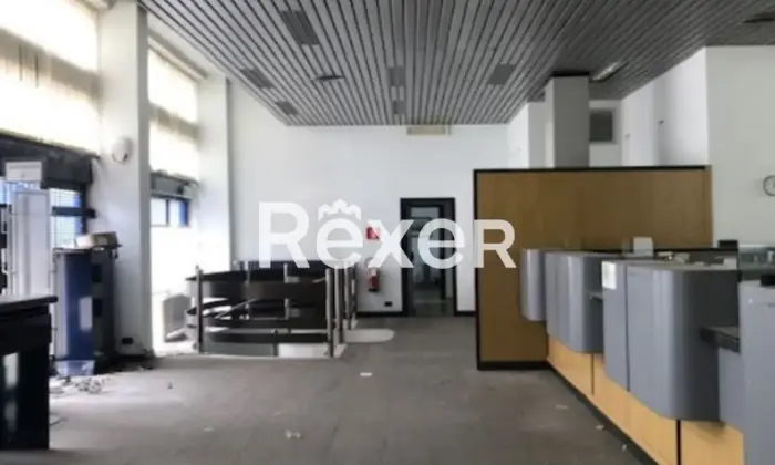 Rexer-PAVIA-Pavia-PV-Ex-filiale-bancaria-ai-piani-terra-e-interrati-Altro