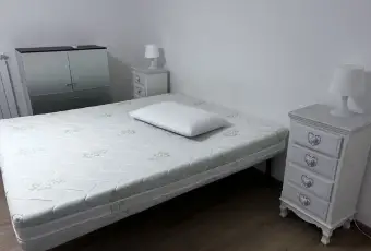 Rexer-Taranto-Vendesi-appartamento-pieno-centro-locato-CameraDaLetto