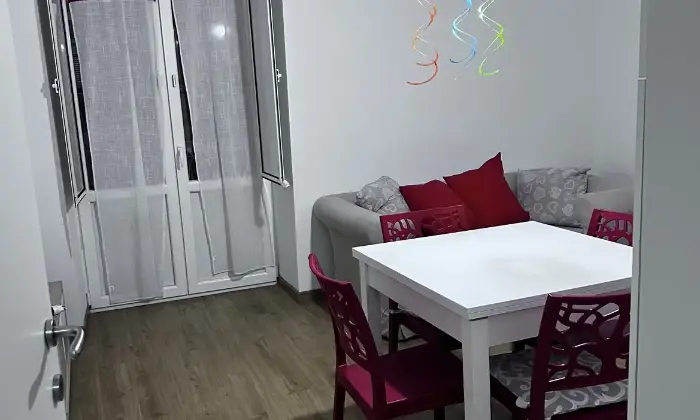 Rexer-Taranto-Vendesi-appartamento-pieno-centro-locato-Salone