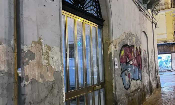 Rexer-Taranto-Vendesi-appartamento-pieno-centro-locato-Altro