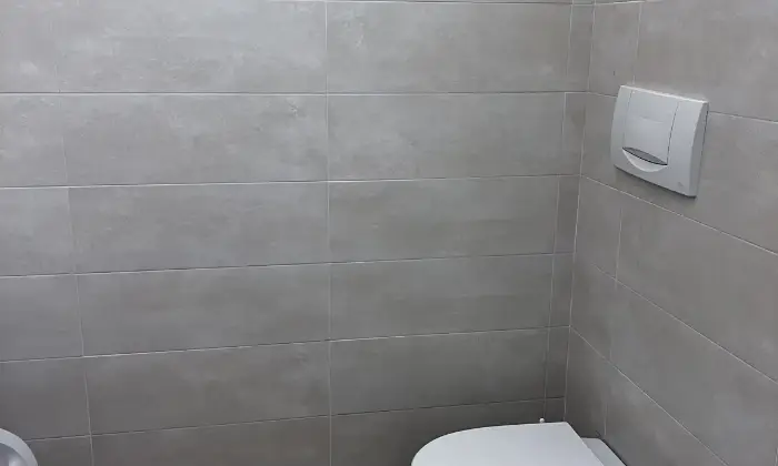 Rexer-Taranto-Vendesi-appartamento-pieno-centro-locato-Bagno