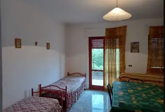 Rexer-Diamante-Vendesi-appartamento-a-Cirella-di-Diamante-CameraDaLetto