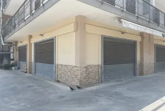 Rexer-Roccapiemonte-Locali-Commerciali-varie-metrature-Garage