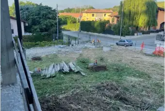 Rexer-Stradella-Vendesi-Villa-in-vendita-in-via-Mauro-Felisini-Stradella-Giardino