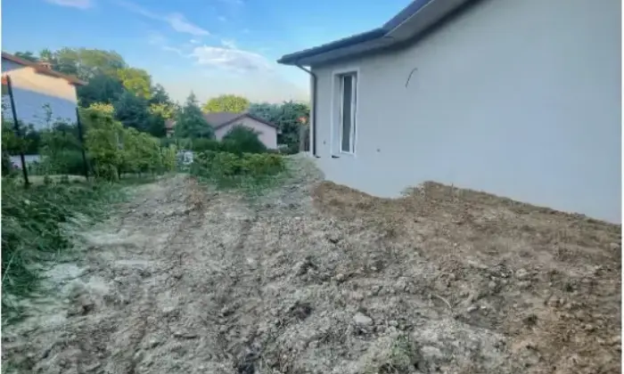 Rexer-Stradella-Vendesi-Villa-in-vendita-in-via-Mauro-Felisini-Stradella-Terrazzo