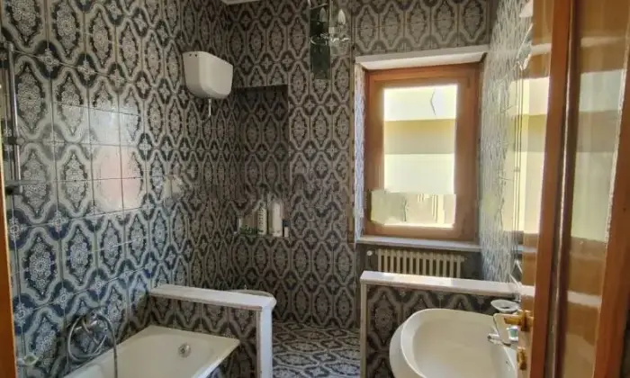 Rexer-LAquila-Villa-bifamiliare-via-Carlo-Chiarizia-Duomo-Fontana-Luminosa-LAquila-Bagno