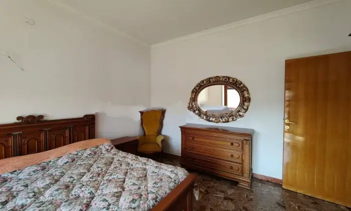 Rexer-LAquila-Villa-bifamiliare-via-Carlo-Chiarizia-Duomo-Fontana-Luminosa-LAquila-CameraDaLetto