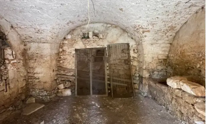 Rexer-Locorotondo-Casale-in-vendita-in-contrada-Cerrosa-a-Locorotondo-Cantina