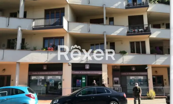 Rexer-Firenze-Ex-filiale-bancaria-al-piano-terra-superficie-complessiva-mq-Garage