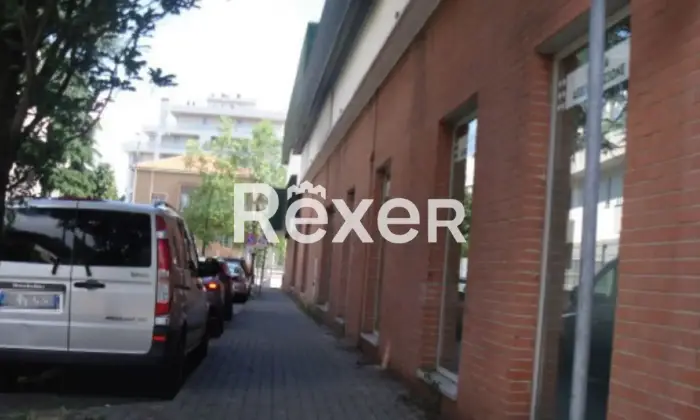 Rexer-NOVA-MILANESE-Nova-Milanese-MB-Ex-filiale-bancaria-con-autorimessa-scoperta-Giardino