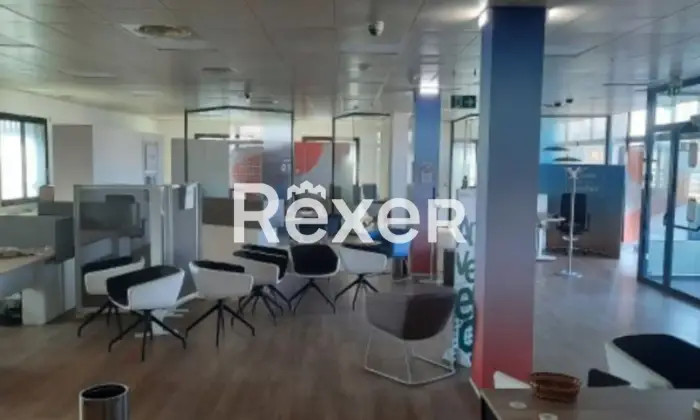 Rexer-FLERO-Immobile-cieloterra-che-si-compone-di-ex-filiale-bancaria-tre-appartamenti-box-auto-e-cantine-Altro