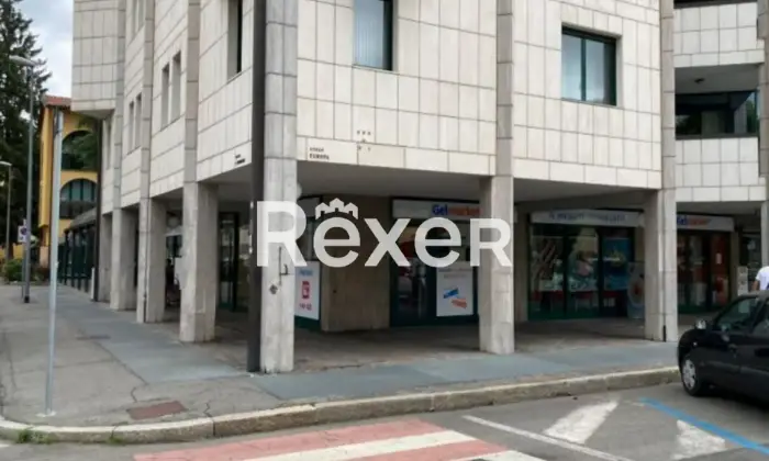 Rexer-BUSTO-ARSIZIO-Locale-commerciale-con-box-auto-Altro