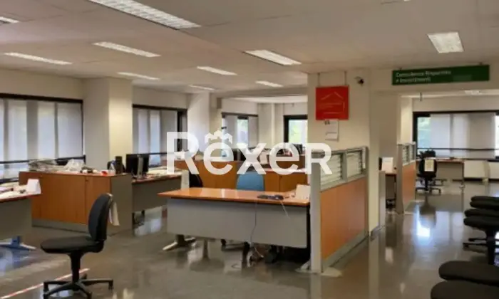 Rexer-TORINO-Ex-filiale-bancaria-ai-piani-terra-primo-primo-interrato-e-secondo-interrato-Altro