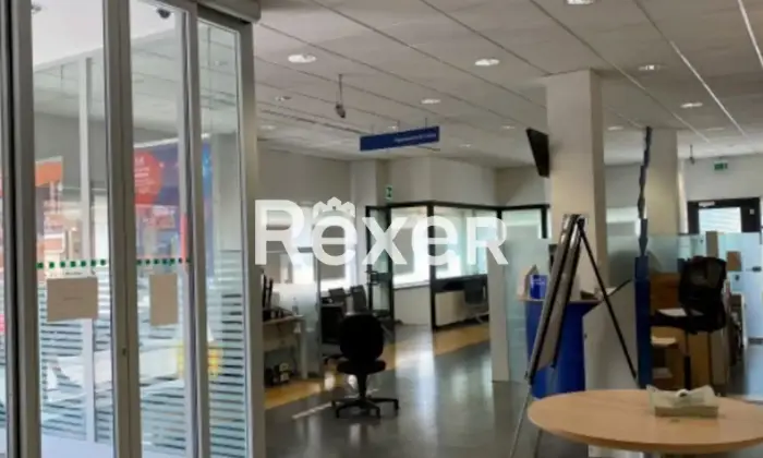 Rexer-TORINO-Ex-filiale-bancaria-ai-piani-terra-primo-primo-interrato-e-secondo-interrato-Altro
