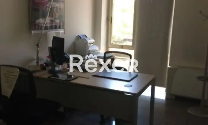 Rexer-TORINO-Ex-filiale-bancaria-in-fabbricato-cieloterra-Altro