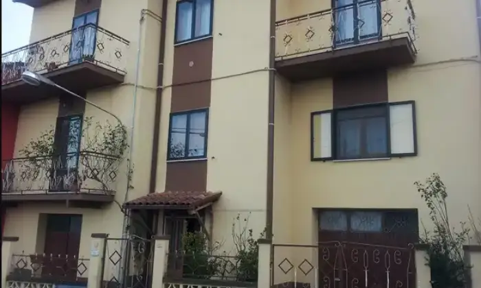 Rexer-Tornimparte-Appartamento-in-vendita-in-via-Castiglione-a-Tornimparte-Garage