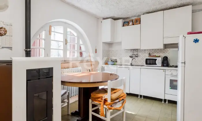 Rexer-Pasturo-Appartamento-a-Pasturo-Tranquillit-e-Comfort-nel-Cuore-della-Valsassina-CUCINA