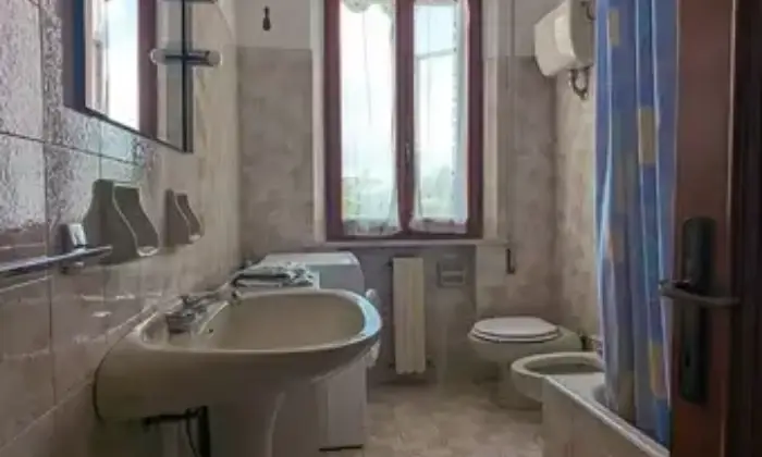 Rexer-Radicondoli-Appartamento-vani-molto-luminoso-Bagno