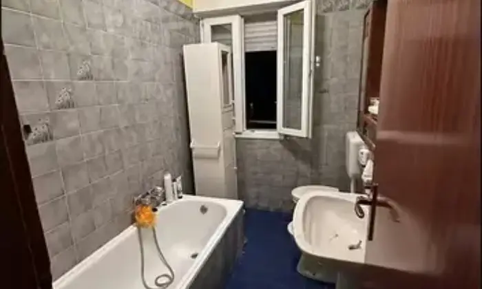 Rexer-Terni-Vendesi-appartamento-in-VIA-Mario-Pratesi-a-TERNI-Bagno