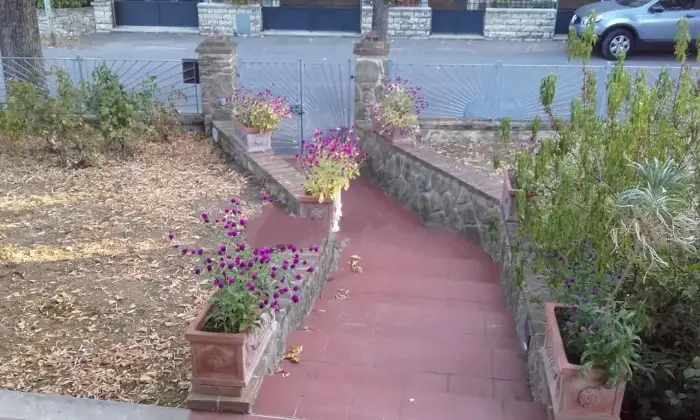 Rexer-Asciano-Villa-in-vendita-in-viale-I-Maggio-Asciano-GIARDINO